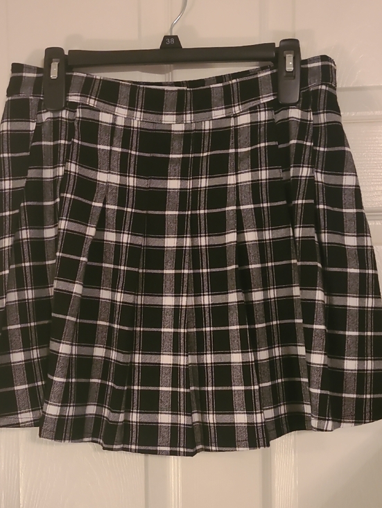Hollister Dresses & Skirts - Hollister Black and White Plaid Skater Skirt